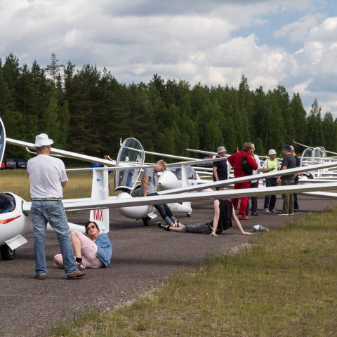 Purjelentokone taivaalla